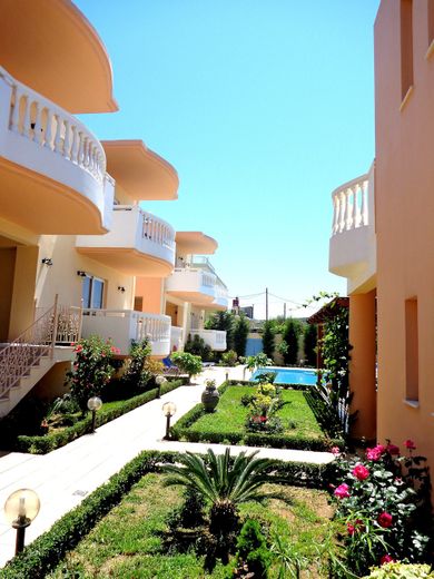 Golden Rose Suites - Image 3