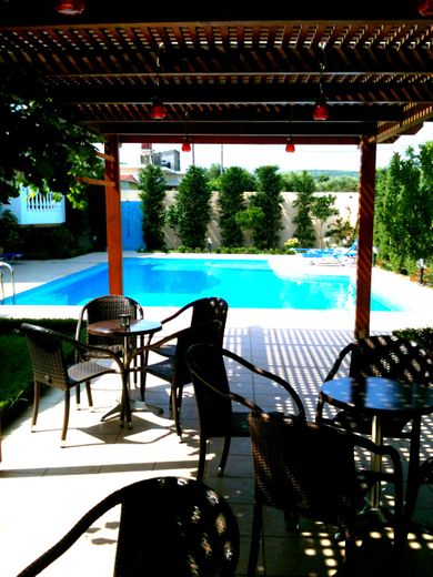 Golden Rose Suites - Image 4