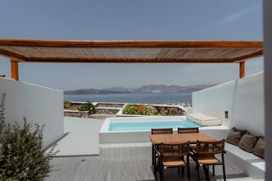 Junior Suite | Plunge pool & Caldera view