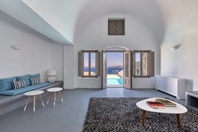 Executive Cave Suite Private Pool Caldera View