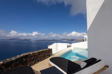 Luxury Suite with Private Pool Caldera View