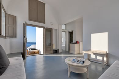 Luxury Suite with Private Pool Caldera View
