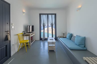 Petit Suite with Private Pool Caldera View