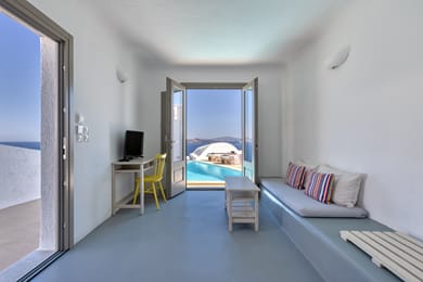 Petit Suite with Private Pool Caldera View
