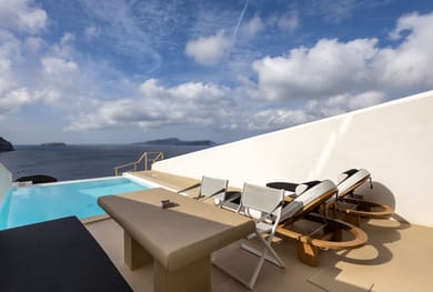 Cave Suite Infinity Pool Caldera View