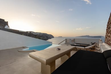 Cave Suite Infinity Pool Caldera View