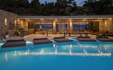 Le Grand Bleu Resort - Image 2