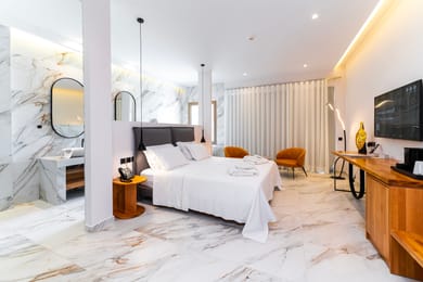 Elegance Suite Triple With Garden View With External Private Jacuzzi - 47 m2