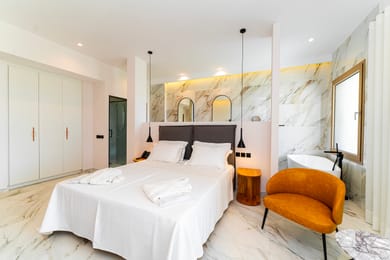 Elegance Suite Triple With Sea View With External Private Jacuzzi - 47 m2