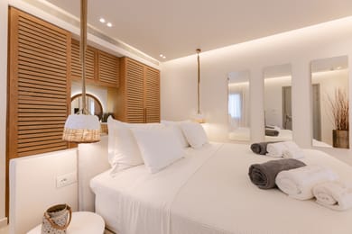 Partial Sea View Room with Private Garden and Outdoor Hot Tub