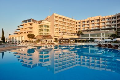 Grecian Park Hotel - Image 4