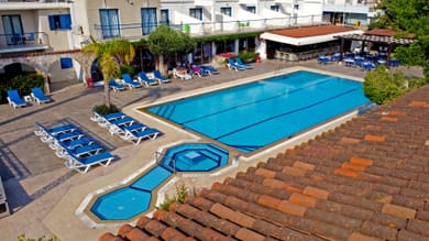 Green Bungalows Hotel Apartments Ayia Napa - Image 5