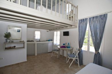 Superior One Bedroom Apartment | Split Level