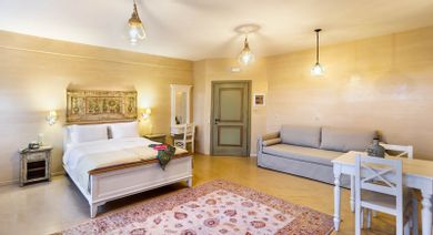 King Room - AMEA / Shower Roll-in