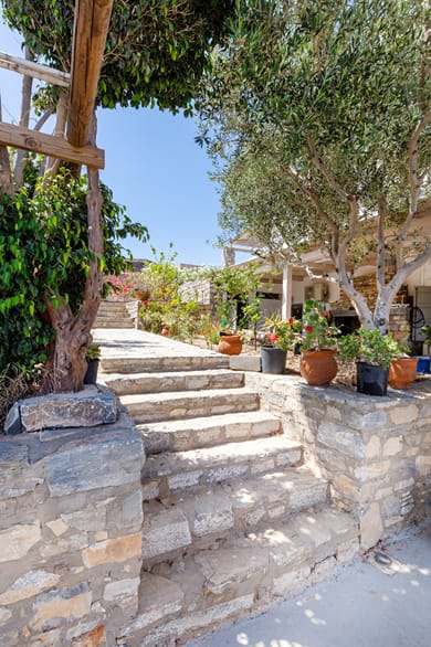 Harama Hotel Schinousa - Image 3