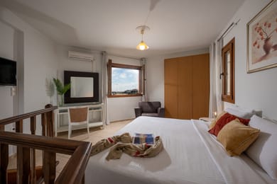 Rocca a Mare Maisonette II