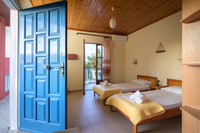 First Floor Studio Room with Garden View (2 Adults) "No17"