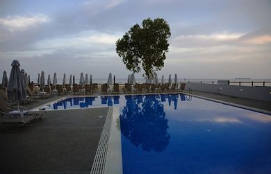 Harmony Bay Hotel - Image 2