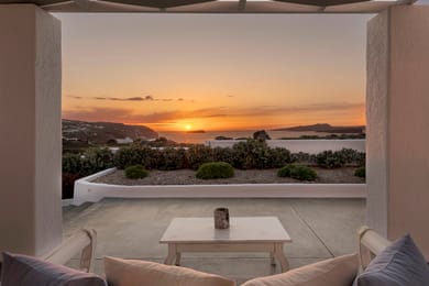 Hemera Holiday Home Villa on Santorini - Image 2