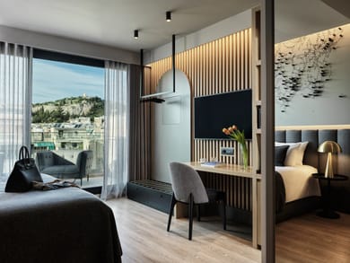 Heritage Hill Suite with balcony and Acropolis View