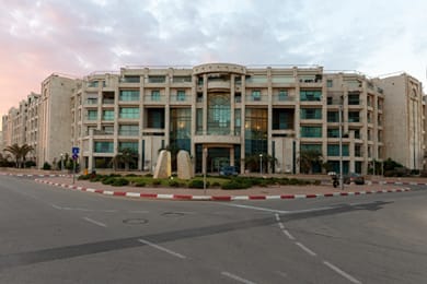 Herzliya Marina Lagoon Apartment - Image 3