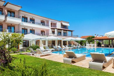 Hesperides Hotel - Image 2