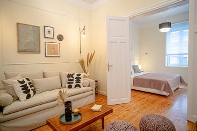 Beige and Blanc Two Bedroom Apartment 96m² with Yard & Free Parking