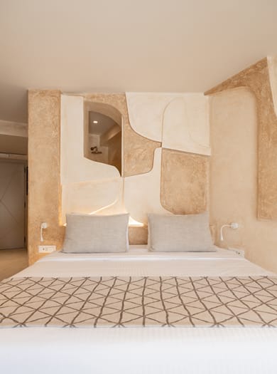 Heyday Luxury Suites - Image 3