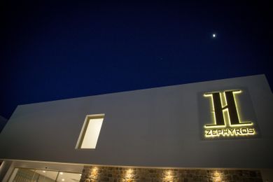 Zephyros Hotel - Image 2