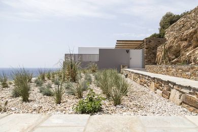 Hide Out Suites Ios - Image 2