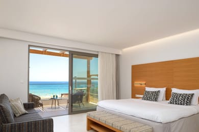 White Pearl Beachfront Suite FSV