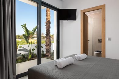 Salty Sun Luxury Villa 1