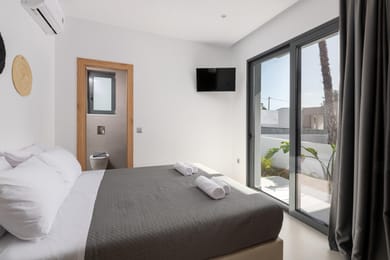 Salty Sun Luxury Villa 1