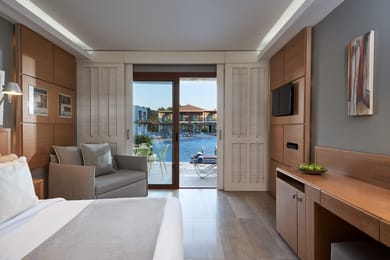Double Room Swim up Pool View (Deluxe Area)
