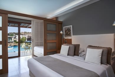 Family Room Sliding Door Pool View (Deluxe Area)