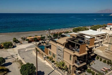 Lapis Nera Villas - Beachfront & Free*Heated Pools