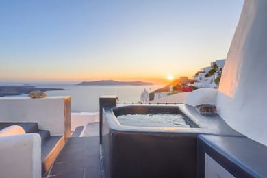 Deluxe Suite with Hot Tub