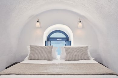 Cave Suite (2-3 guests) with Caldera View