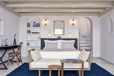 Cave Suite (2-4 guests) with Caldera View