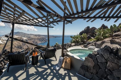 Honeymoon Suite with Jetted Tub