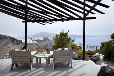 Honeymoon Suite (up to 4 guests)