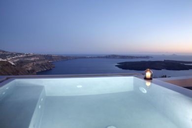 Infinity Pool Suite (up to 2 guests)