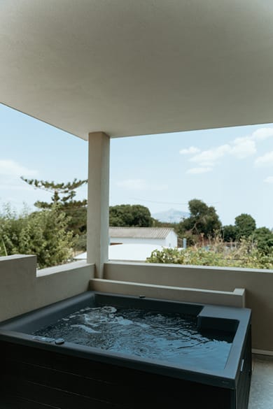 OUTSIDE PREMISES - Deluxe Double with Outdoor Hot Tub
