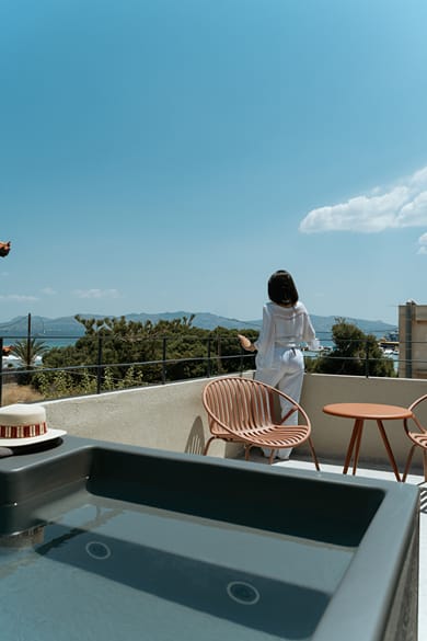 OUTSIDE PREMISES - Superior Suite with Loft & Outdoor Hot Tub
