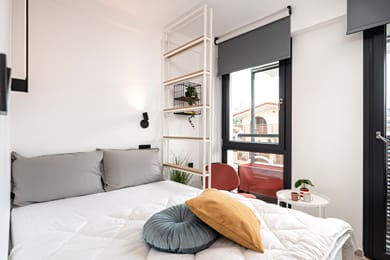 Houseloft Mondrian Campus Studio Apartment with Queen Bed