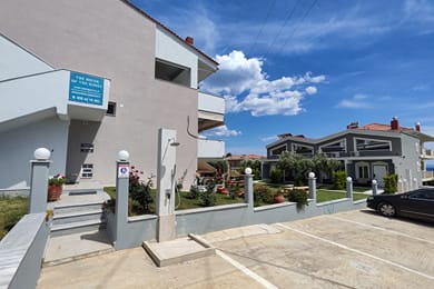 The House of The Roses - Image 2