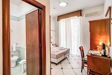 Garibaldi Hotel Napoli - Image 2