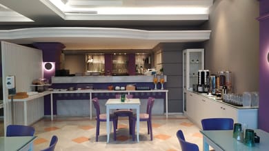 Hotel Plaza - Image 4