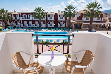 Hotel Yakinthos - Image 4