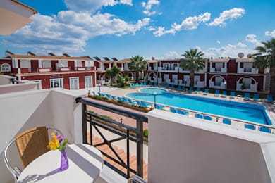 Hotel Yakinthos - Image 6